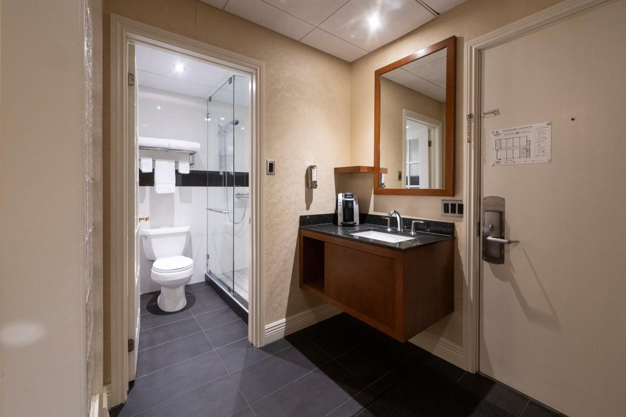 & Le Dauphin 4* Drummondville